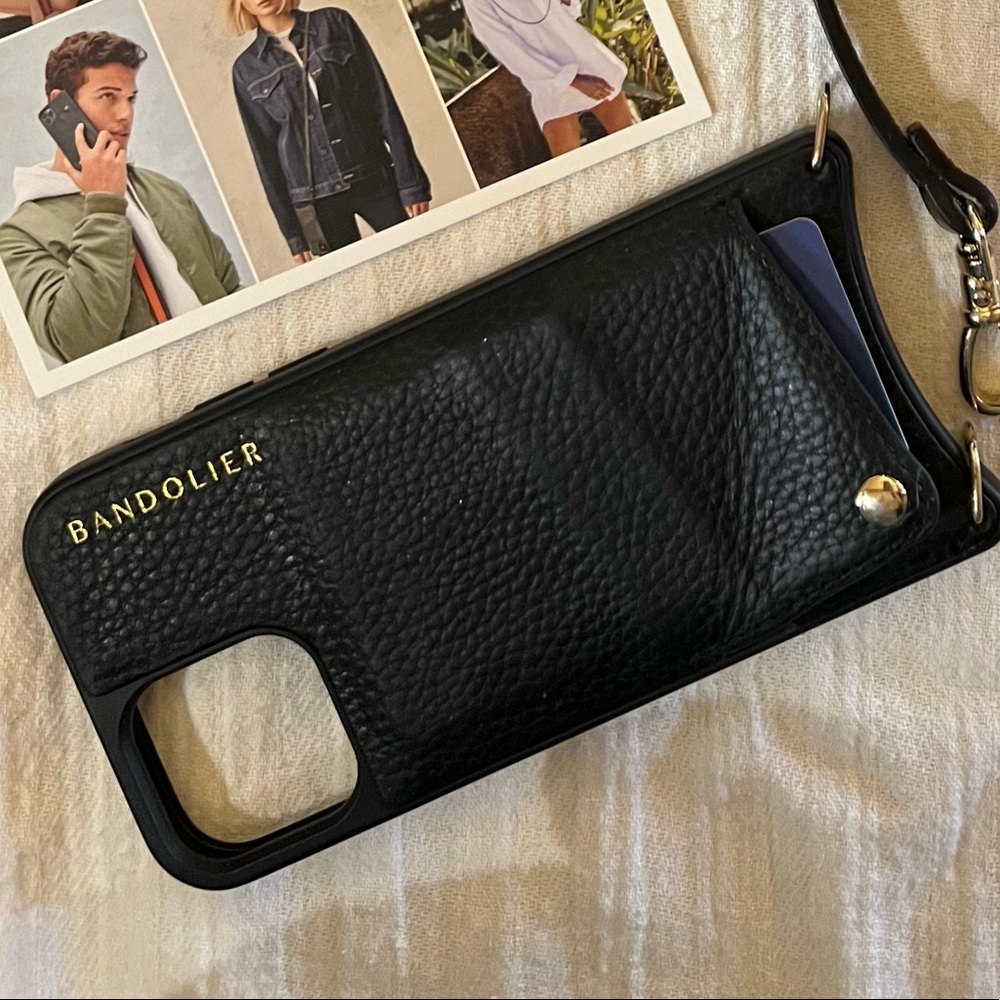 Bandolier i12 phone case and strap